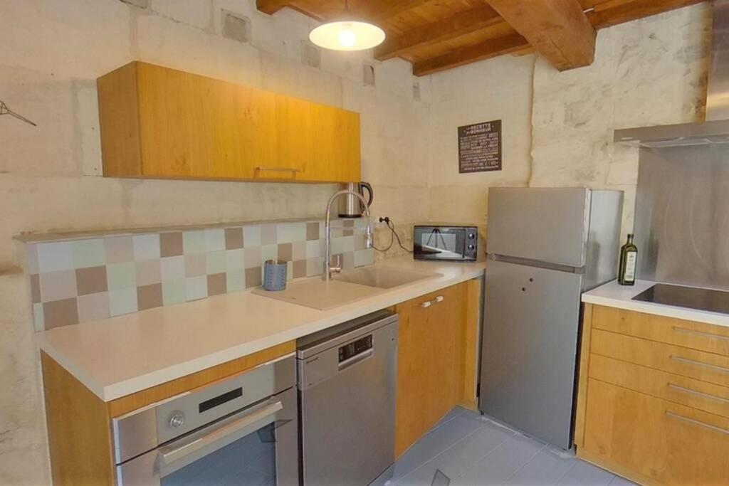 Maison De Charme Dans Le Centre Historique , Wifi Clim 6 Pers Calme Et Confort Lejlighed Arles Eksteriør billede
