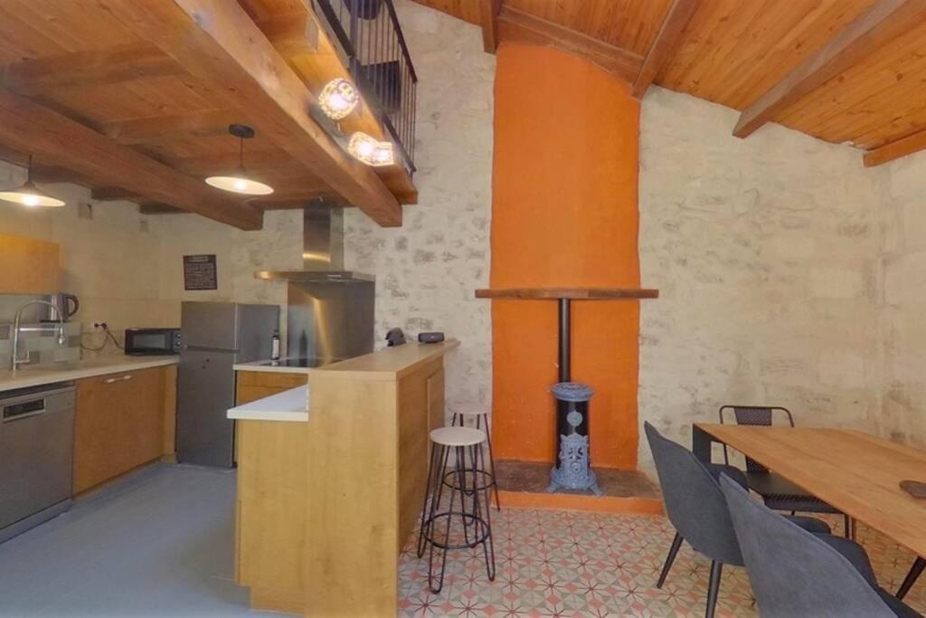 Maison De Charme Dans Le Centre Historique , Wifi Clim 6 Pers Calme Et Confort Lejlighed Arles Eksteriør billede