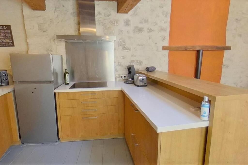 Maison De Charme Dans Le Centre Historique , Wifi Clim 6 Pers Calme Et Confort Lejlighed Arles Eksteriør billede