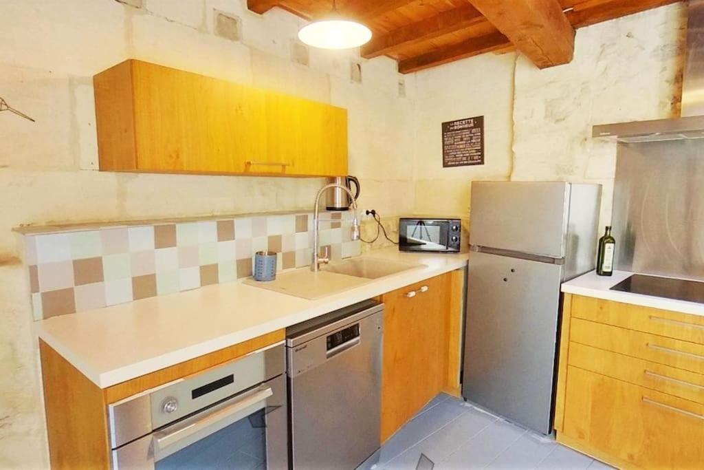 Maison De Charme Dans Le Centre Historique , Wifi Clim 6 Pers Calme Et Confort Lejlighed Arles Eksteriør billede
